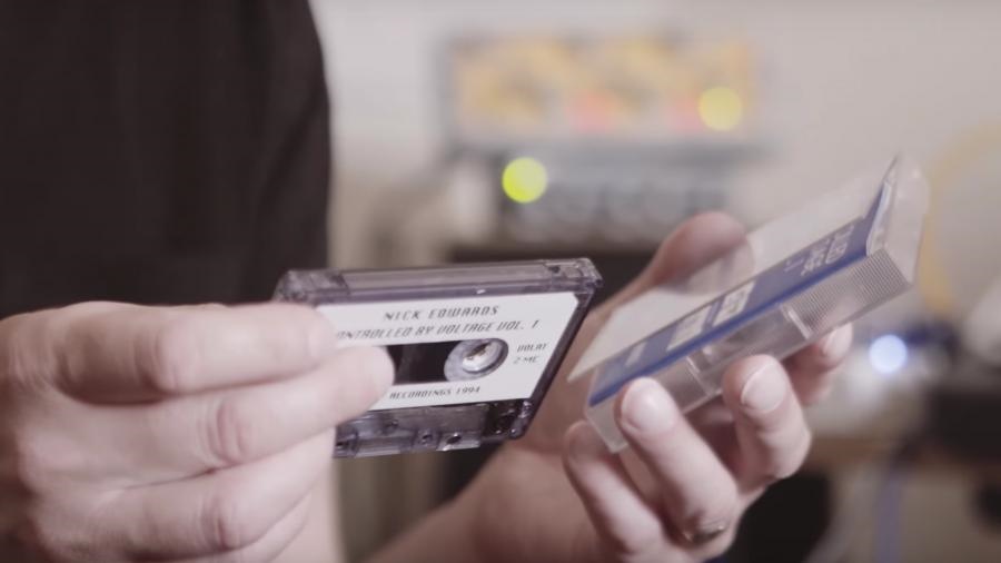 Con nostalgia, músicos australianos reviven el casete para difundir su obra
