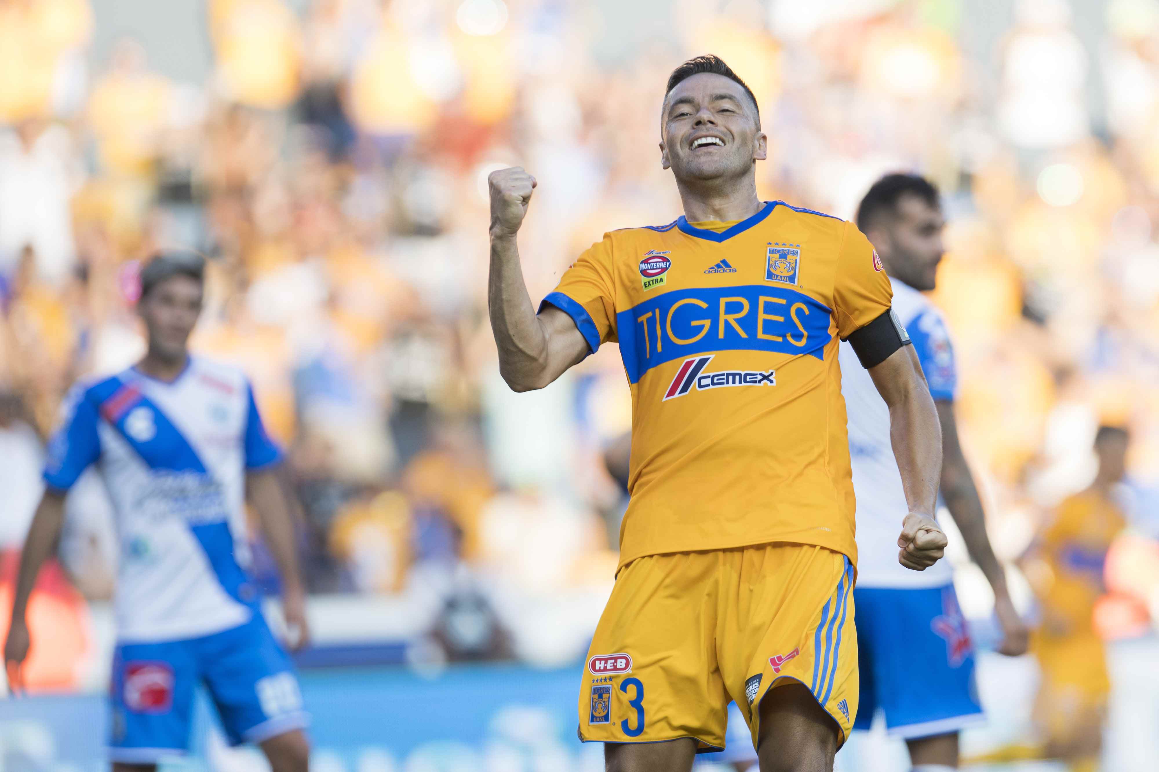 Juninho renueva con Tigres; se queda un año más