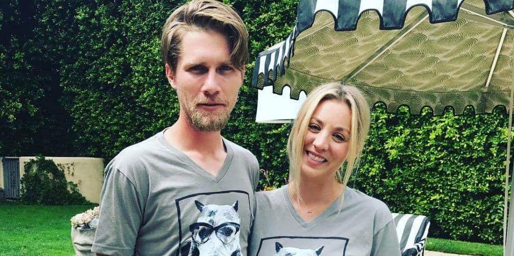 Kaley Cuoco se comprometió con Karl Cook