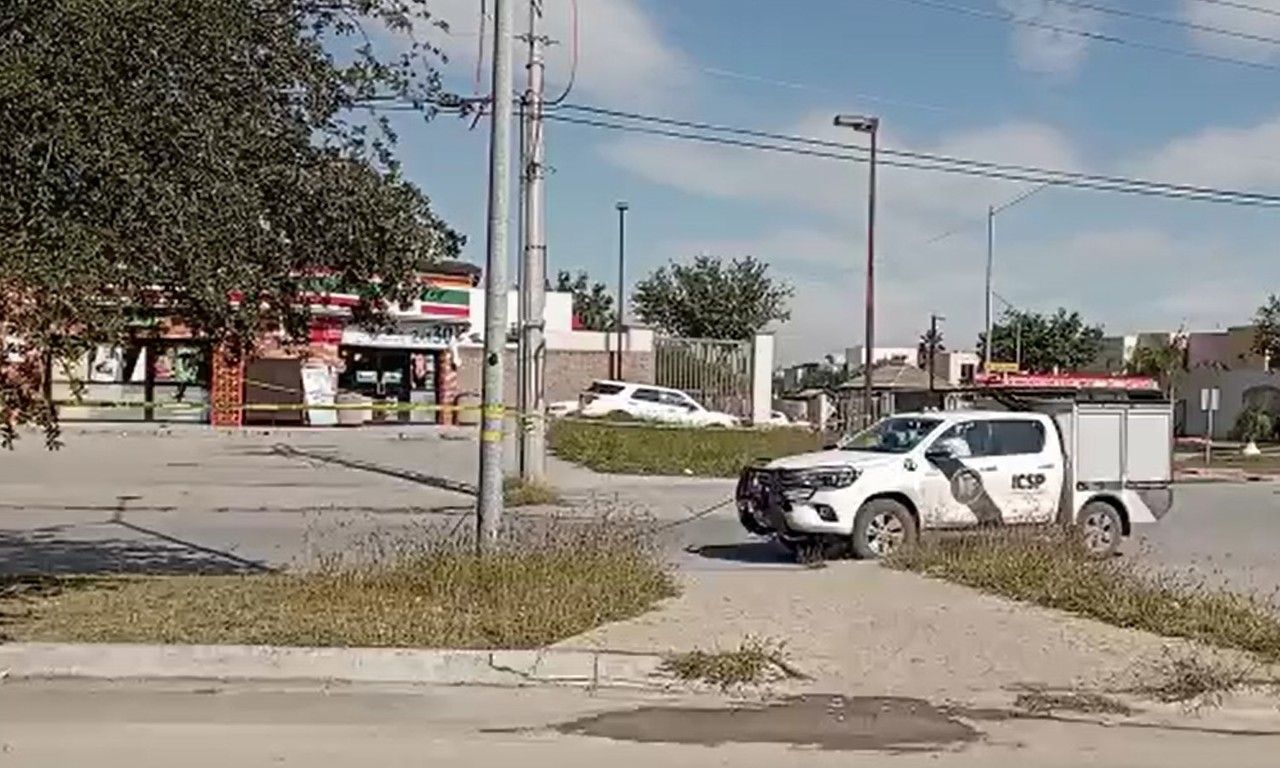 Asesinan a hombre en patio de negocio en Monterrey