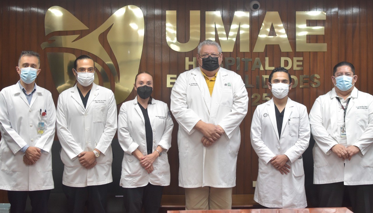 IMSS ayuda a paciente de Parkinson a recuperar movilidad