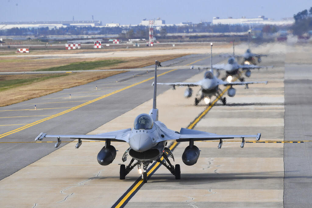 Lanzan Corea del Norte y Sur misiles a zonas marítimas