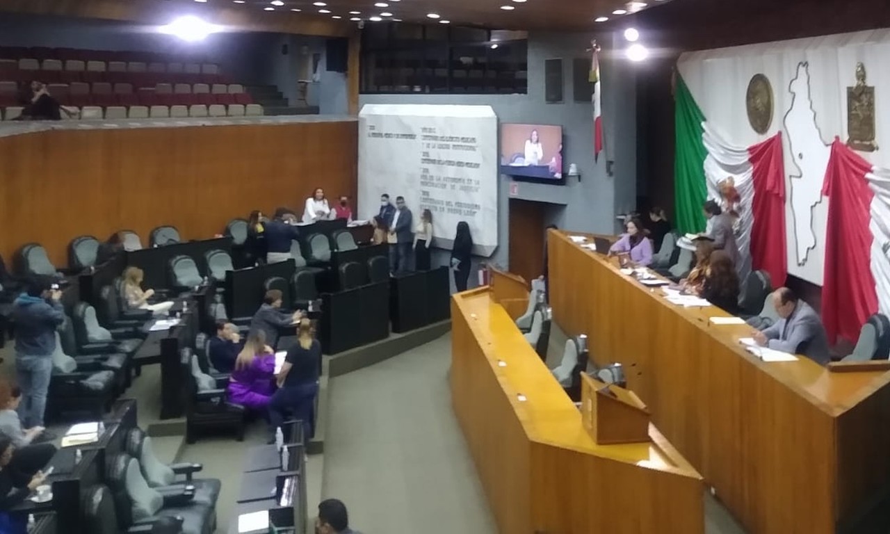 Otorgan amparo que detiene el proceso de Fiscal de NL