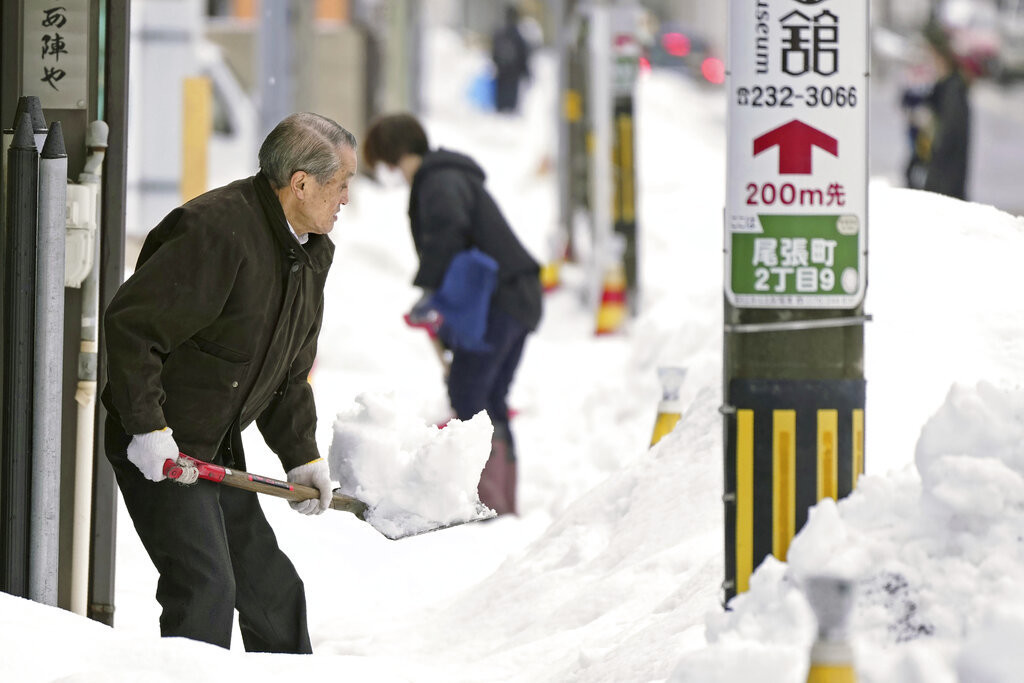Fuertes nevadas en Japón cobran la vida de 17 personas