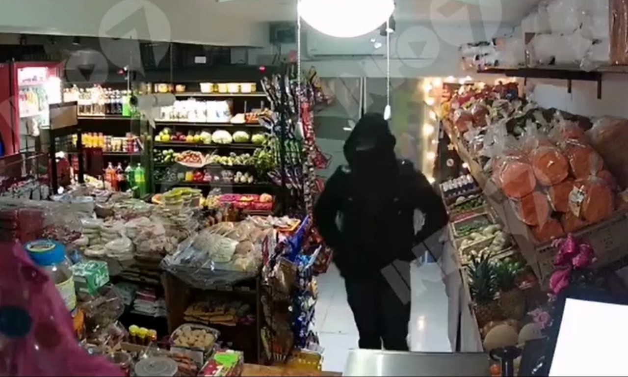 Hombre asalta frutería en colonia Pedregal de Linda Vista