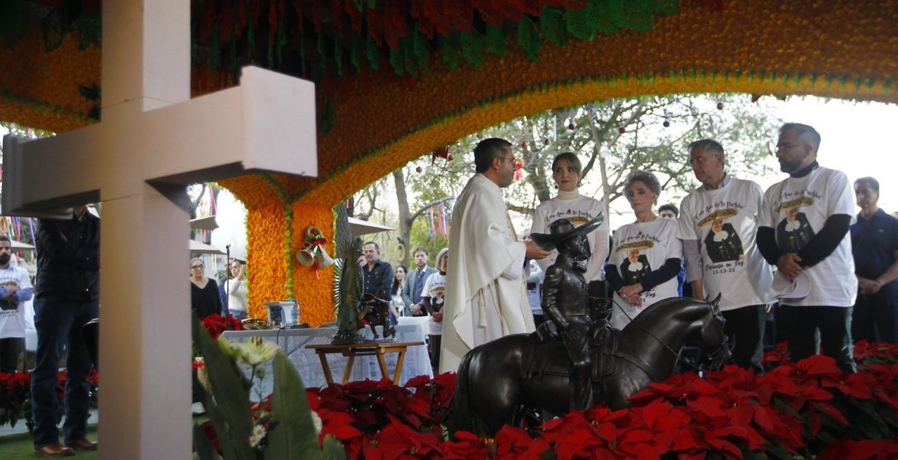 Recuerdan a Vicente Fernández a un año de su muerte
