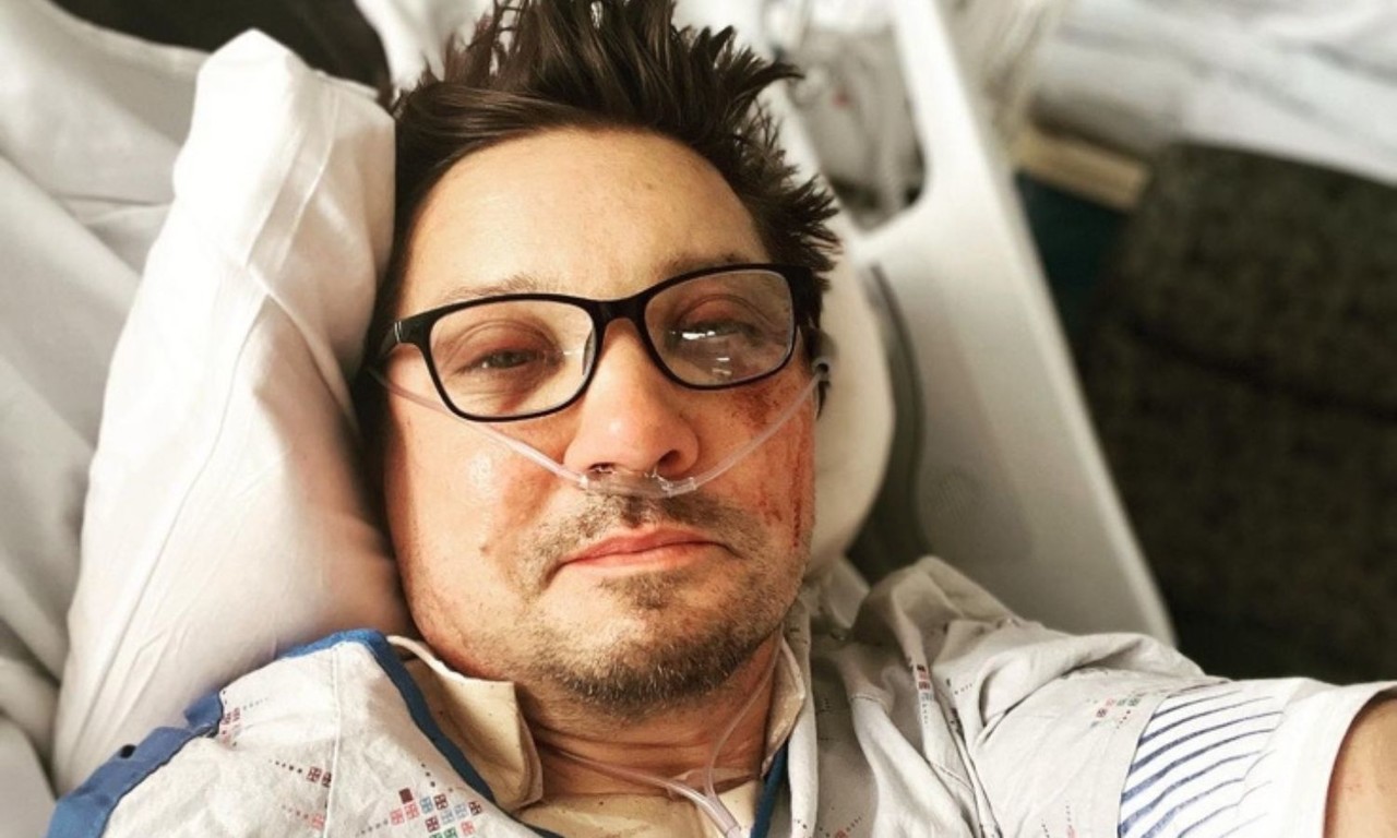 Jeremy Renner reaparece en redes sociales luego de accidente