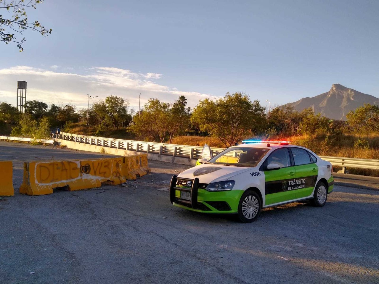 Asignan elementos viales en Morones Prieto contra accidentes