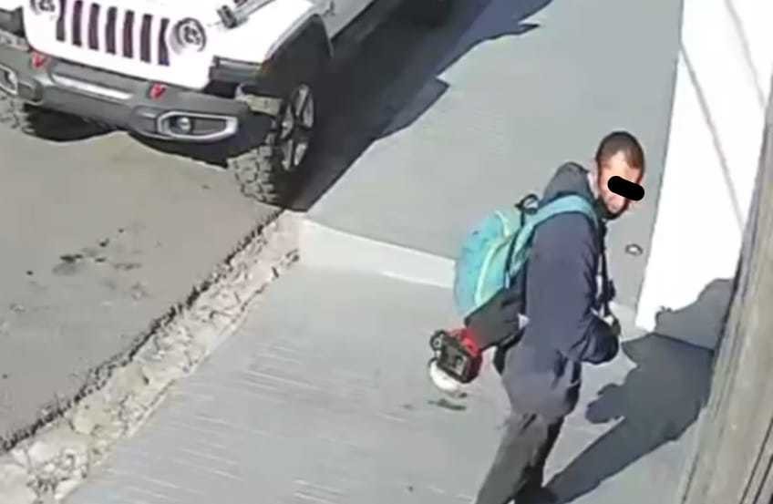 Sorprenden a ladrón de residencia en Cumbres