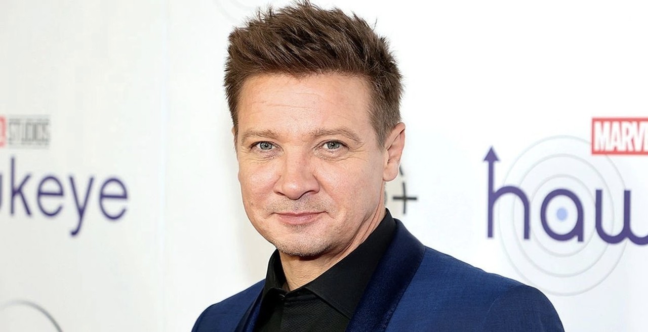 Reportan a Jeremy Renner en estado crítico tras accidente