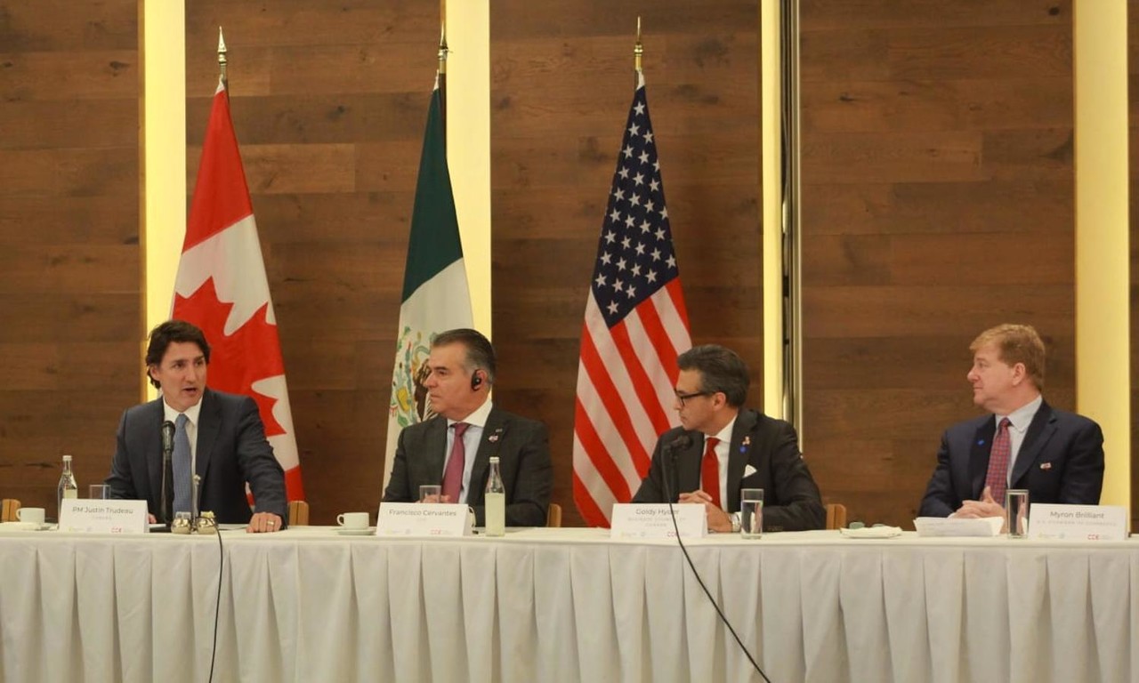 Se fortalece competitividad regional con Cumbre de Líderes