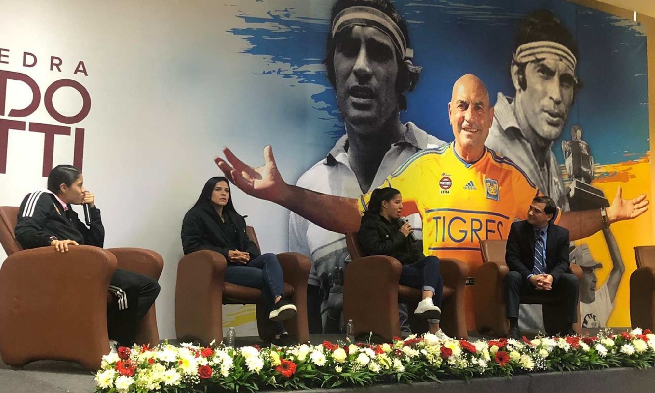 Tigres Femenil dan cátedra a los alumnos de FOD