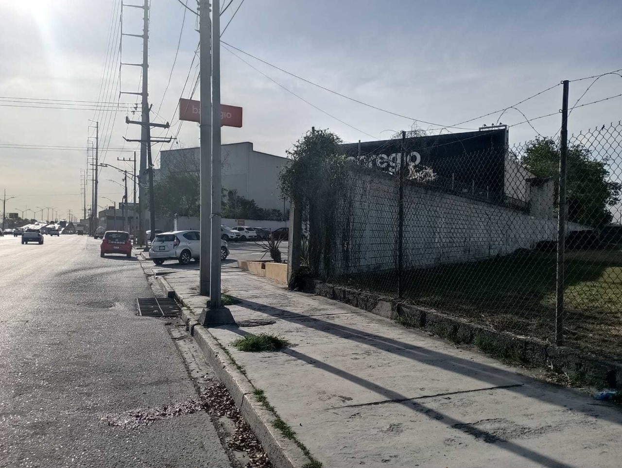 Abandonan a mujer herida sobre avenida Nogalar