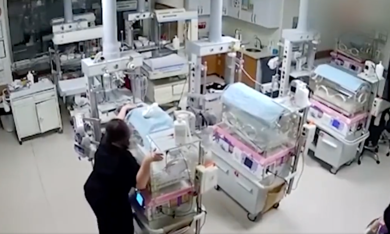 Enfermeras protegen a recién nacidos durante terremoto