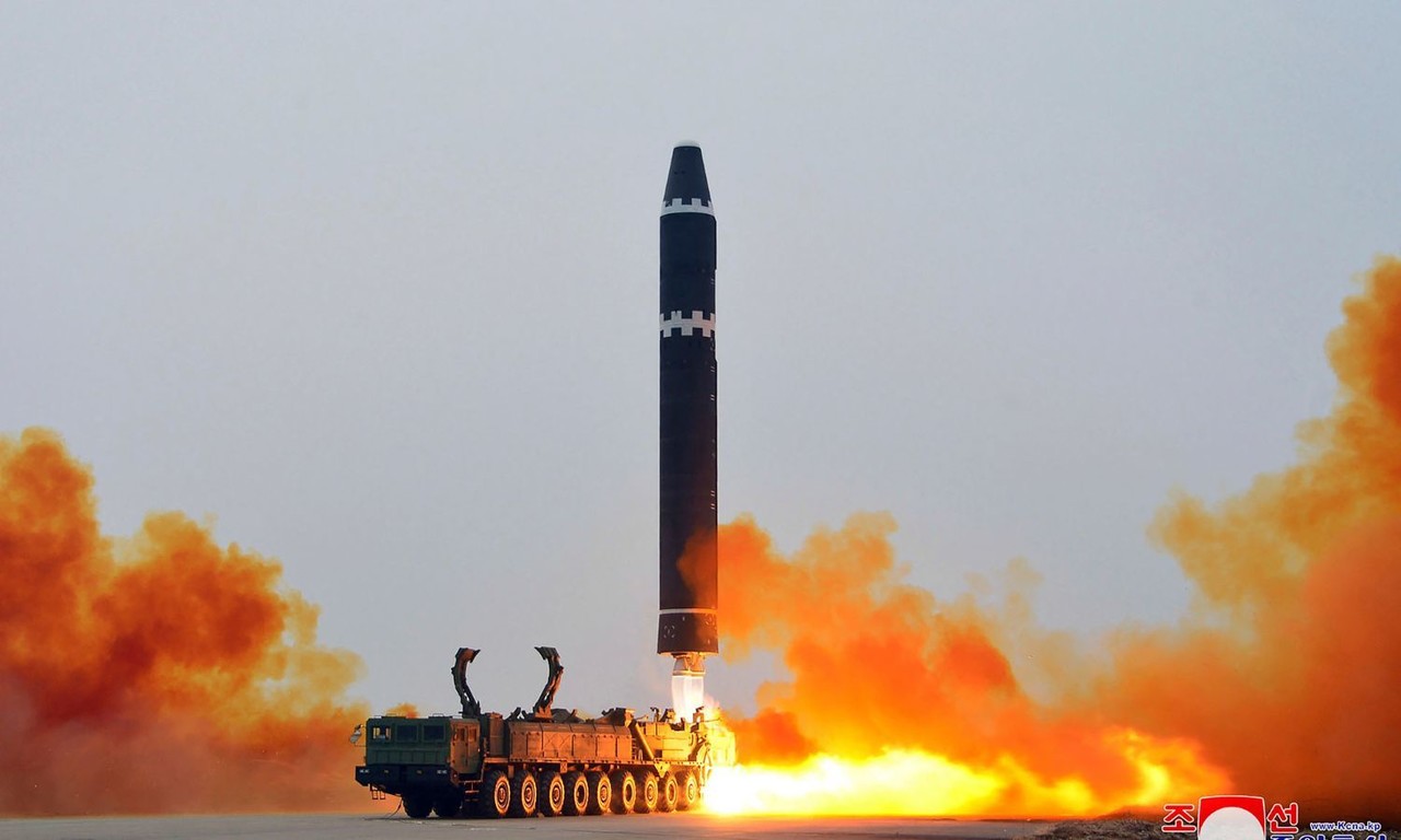 Norcorea reitera amenazas tras prueba de misil balístico