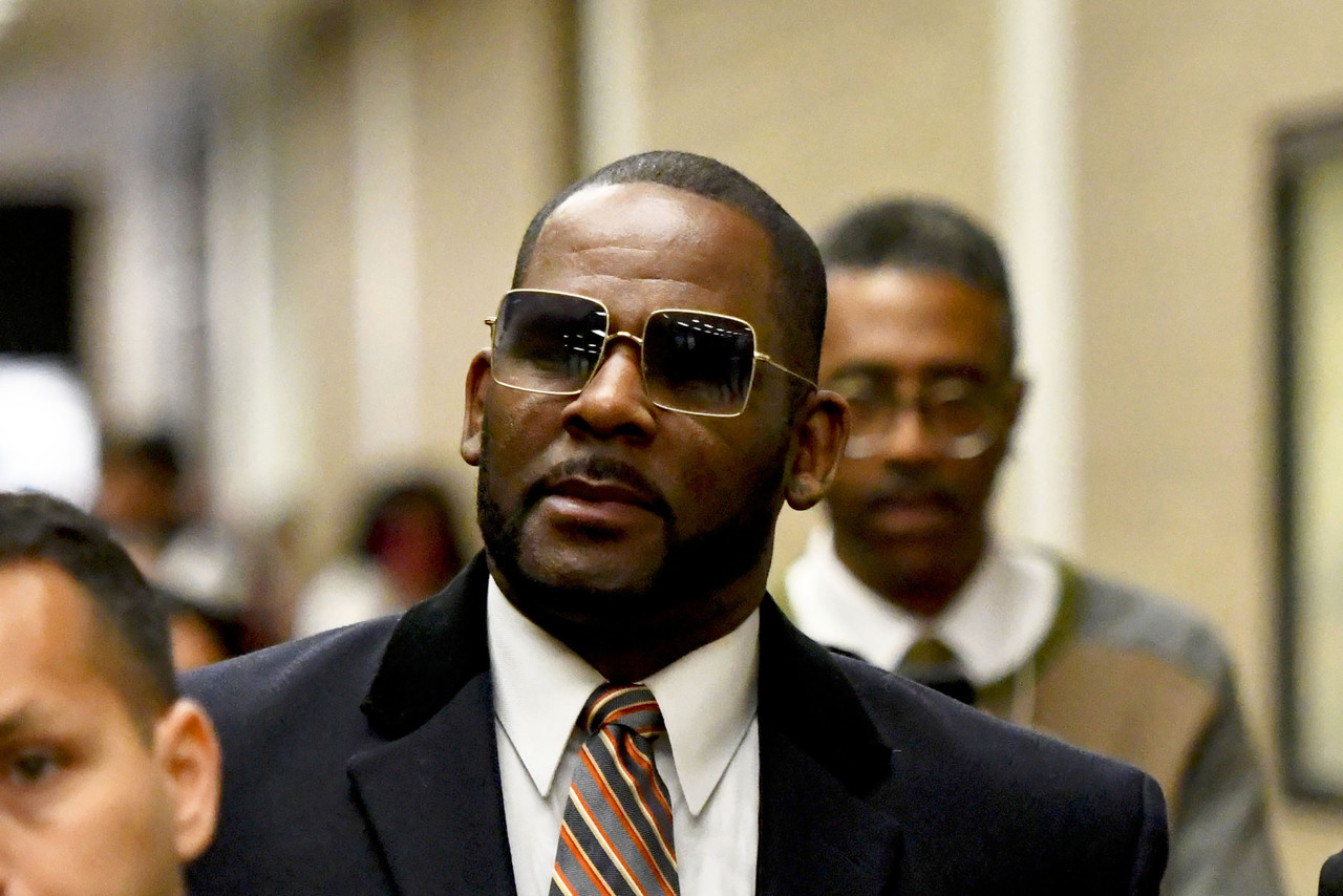 Cantante R.Kelly podría sumar 25 años más de prisión