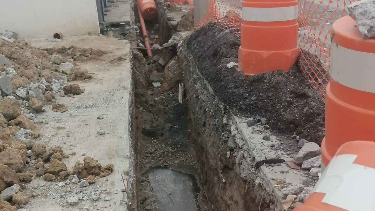 Atribuye Conagua malos olores en Monterrey a drenaje