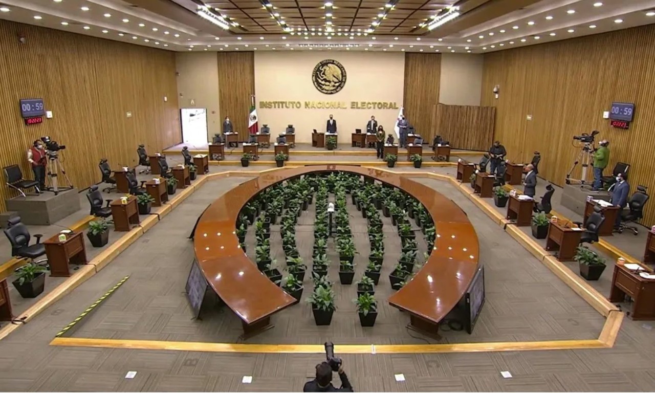INE dará hasta 1.9 mdp a consejeros que concluyan sus cargos