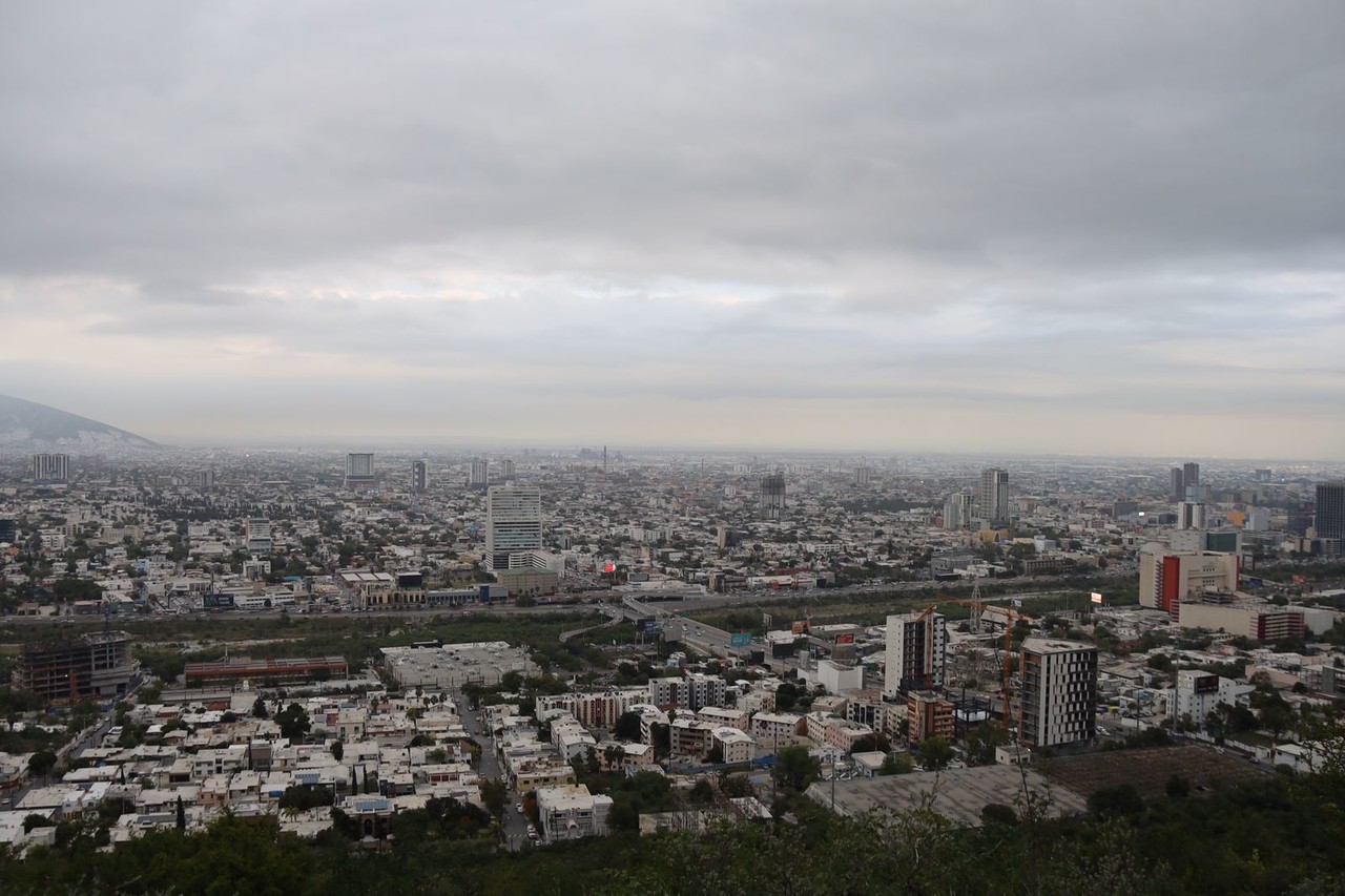 Amanece Monterrey con 'mala' calidad del aire