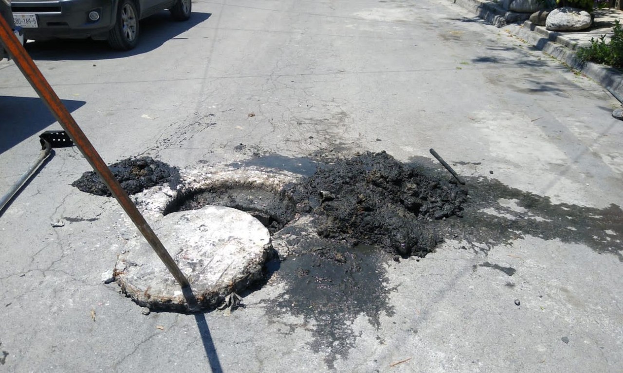 Tras varios reportes Agua y Drenaje repara desagüe
