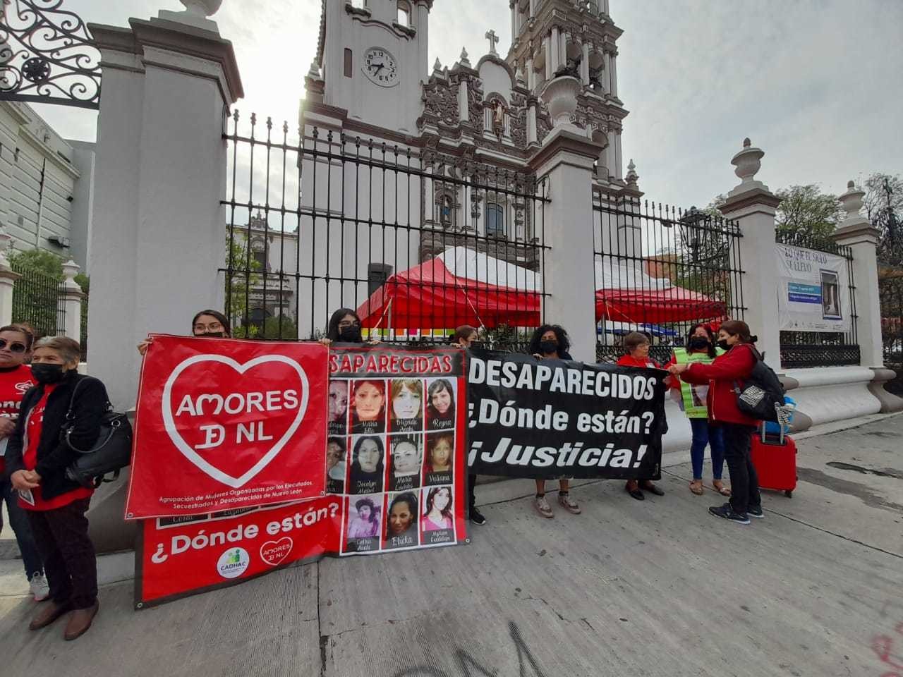 Visita asociación civil los siete templos en Jueves Santo