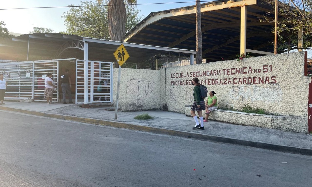 Reanudan clases en secundaria tras pelea entre jóvenes