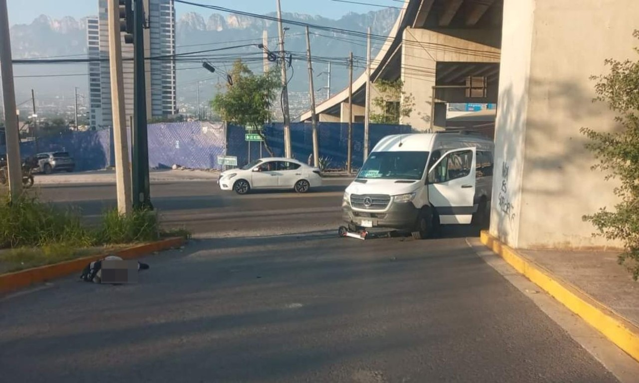 Atropellan a hombre que viajaba en scooter eléctrico