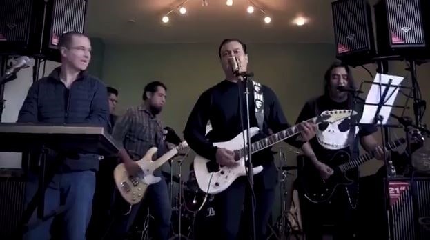 Ricardo Anaya rockea con Juan Zepeda... y hablan de política