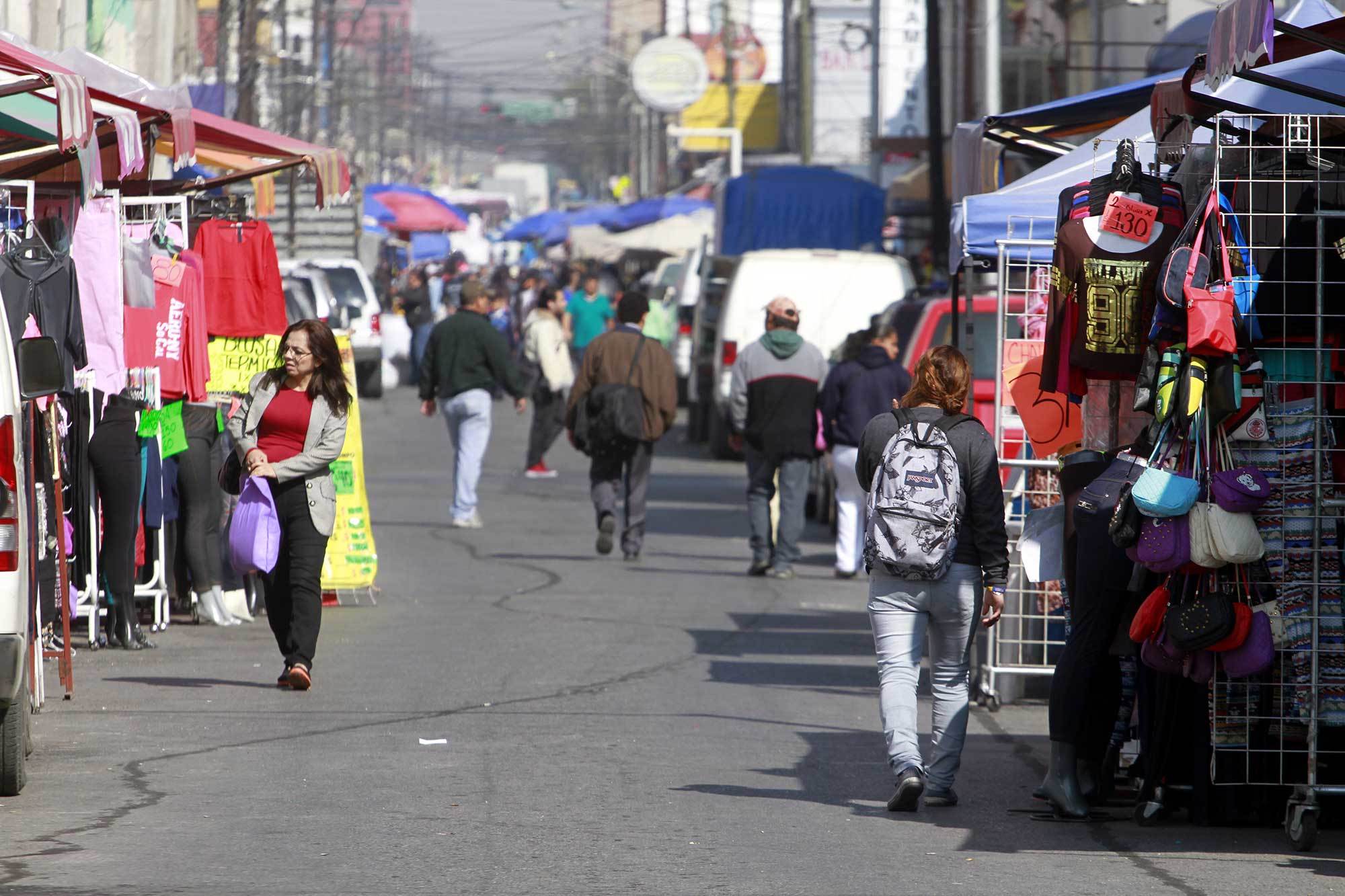 Piden hacer frente al comercio informal