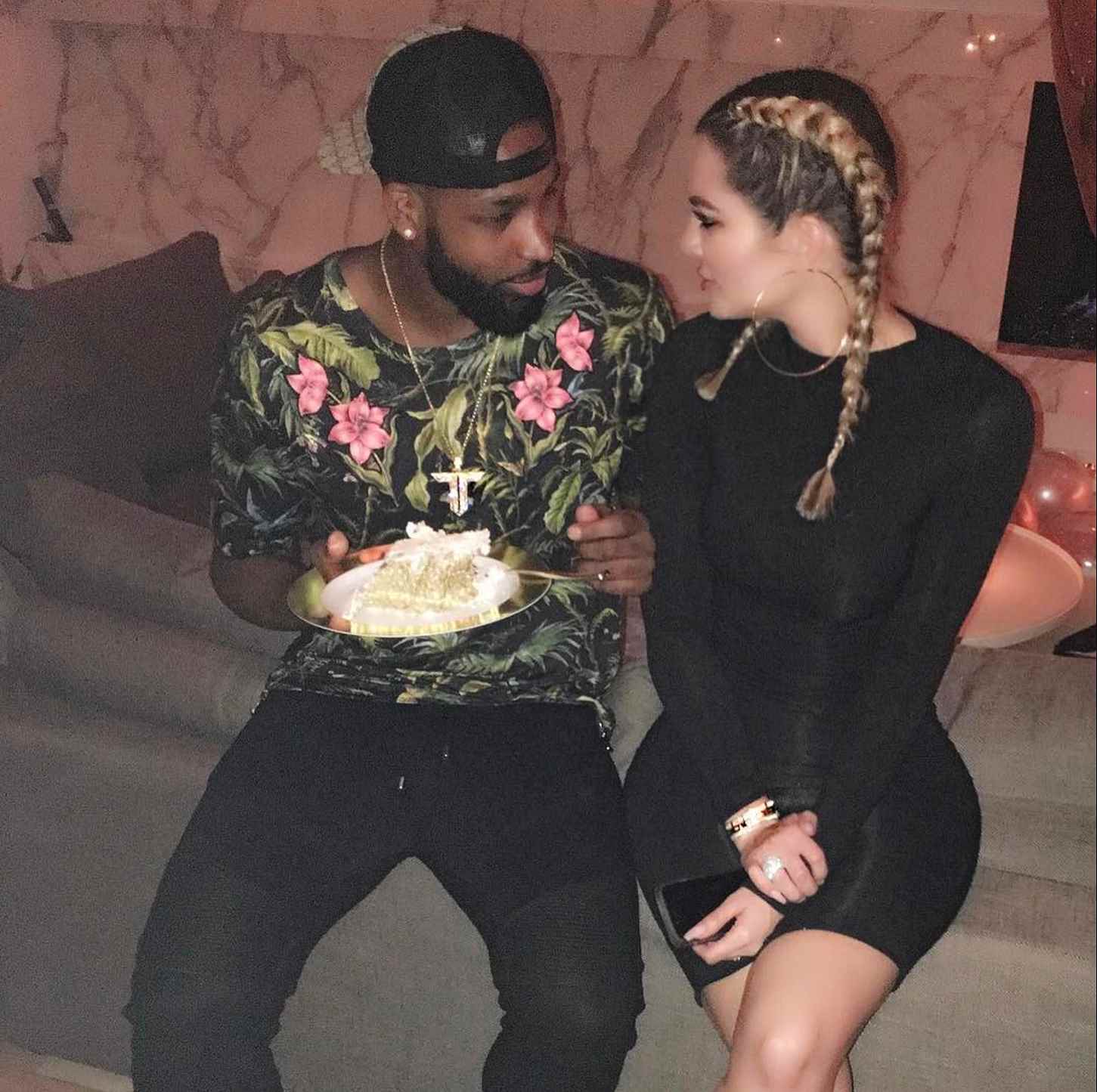 Khloé Kardashian confirma embarzo