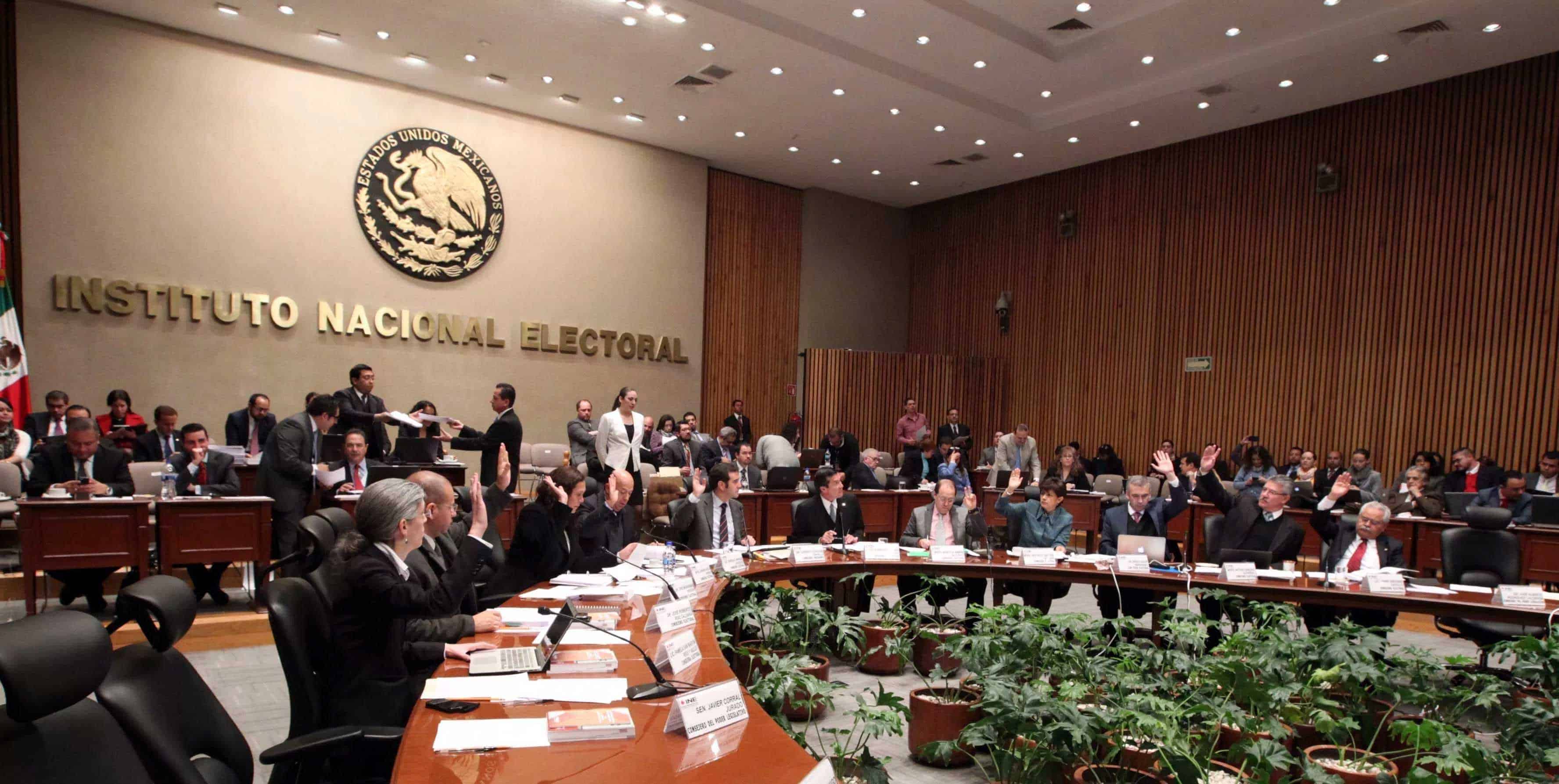 INE aprueba coaliciones encabezadas por el PAN y por Morena
