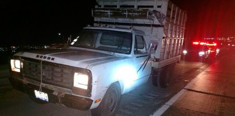 Confiscan camioneta con hidrocarburo robado en Edomex