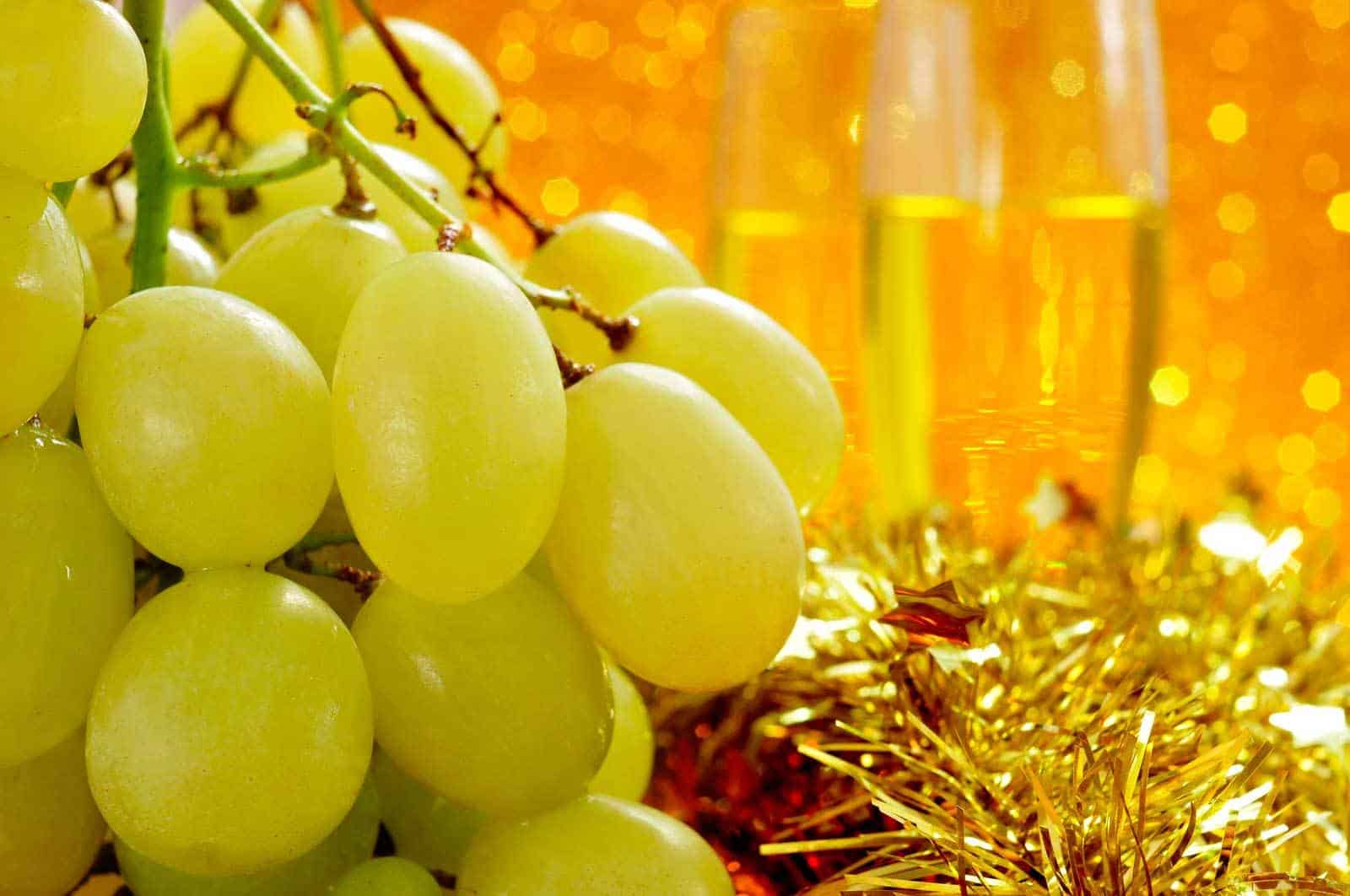 12 uvas al son de 12 campanadas