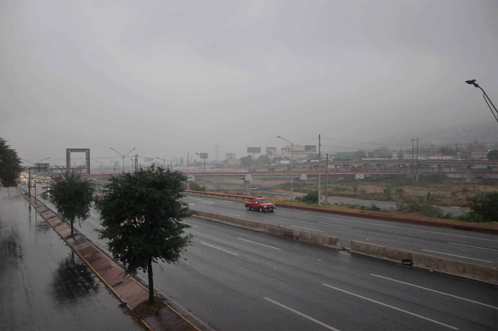 Bajas temperaturas y nubosidad prevalecen en Nuevo León