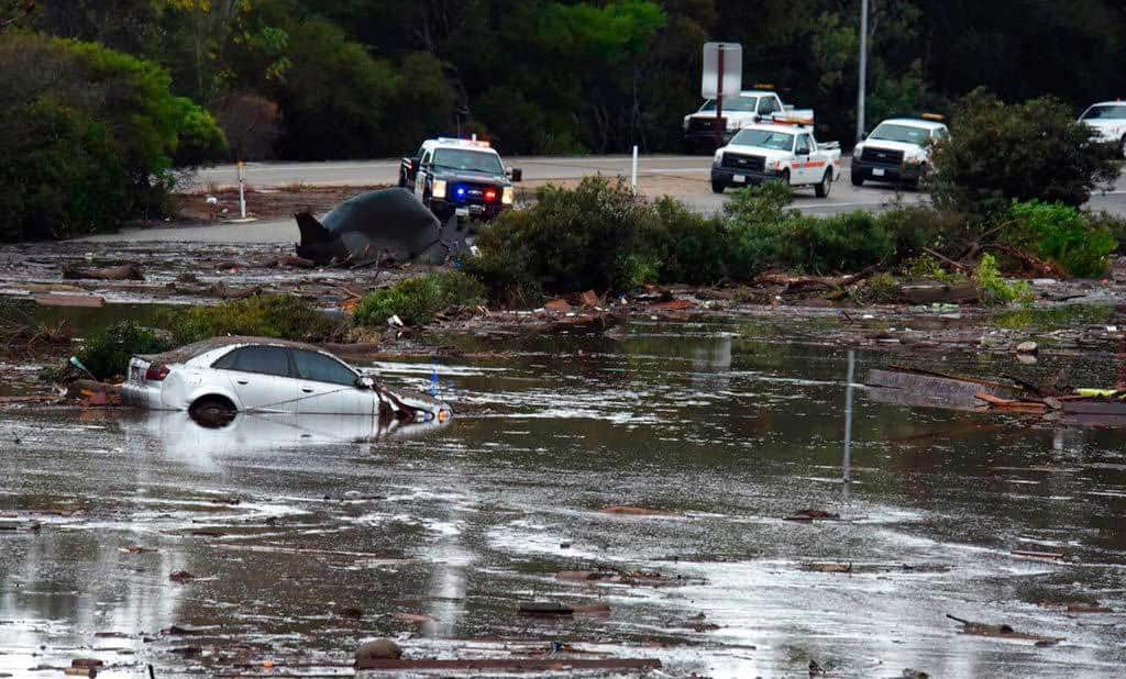 Suman 15 los muertos por aludes de lodo en California