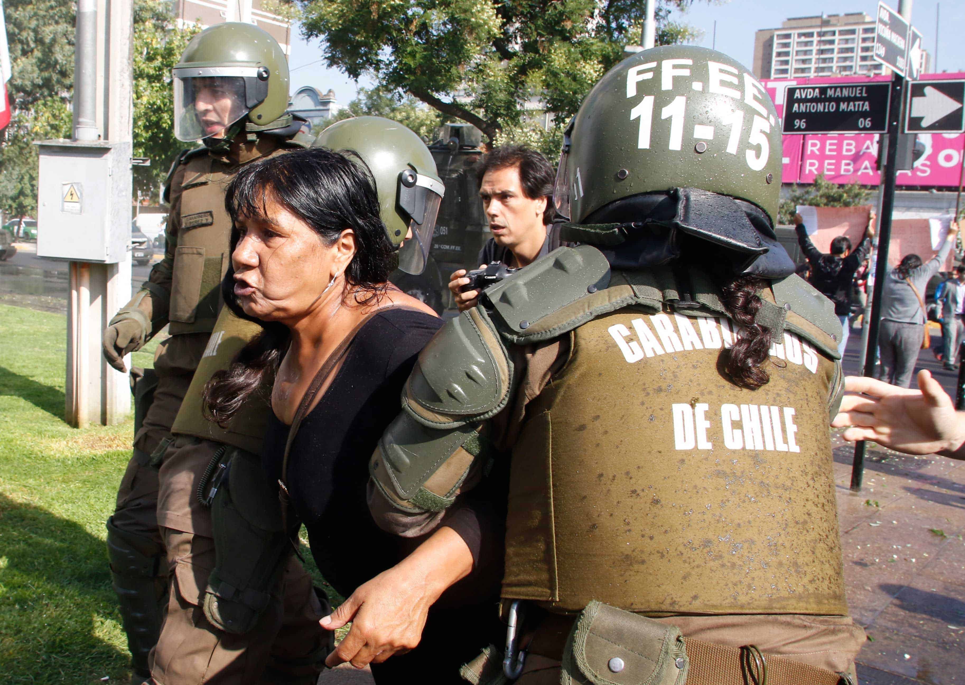 Disuelven marcha en protesta contra la visita del Papa en Chile