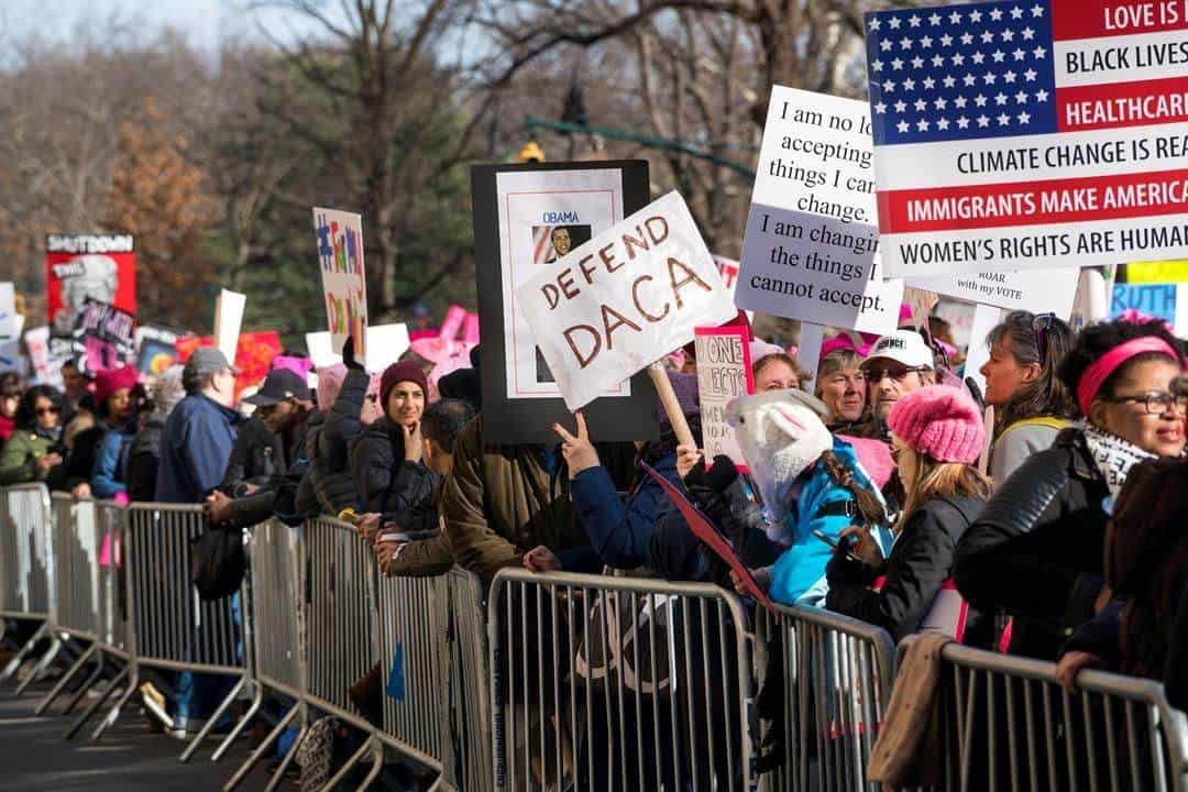Marchan miles contra Trump y sus políticas