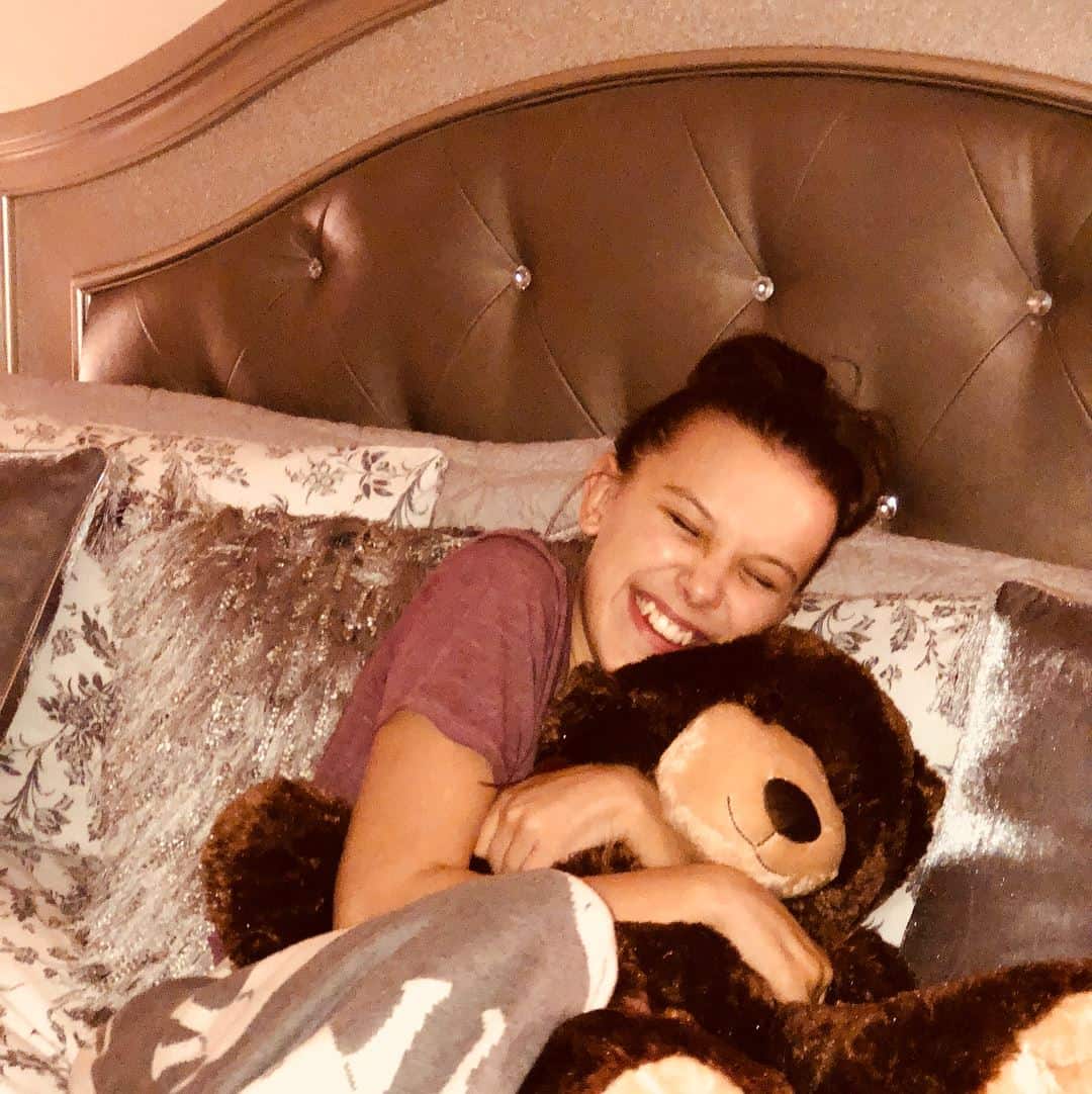Millie Bobby Brown presenta a su novio