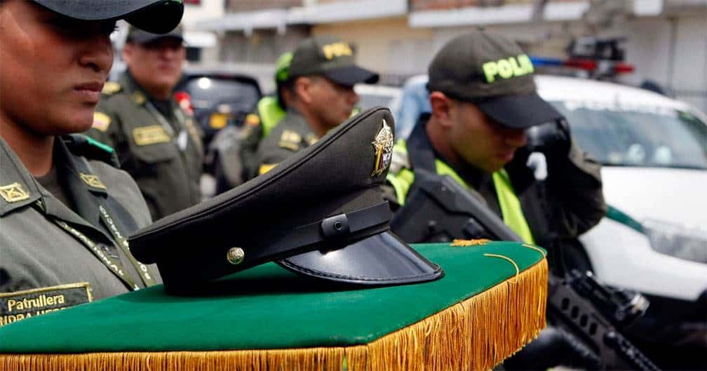 Homenajean a policías caídos en atentado de Colombia