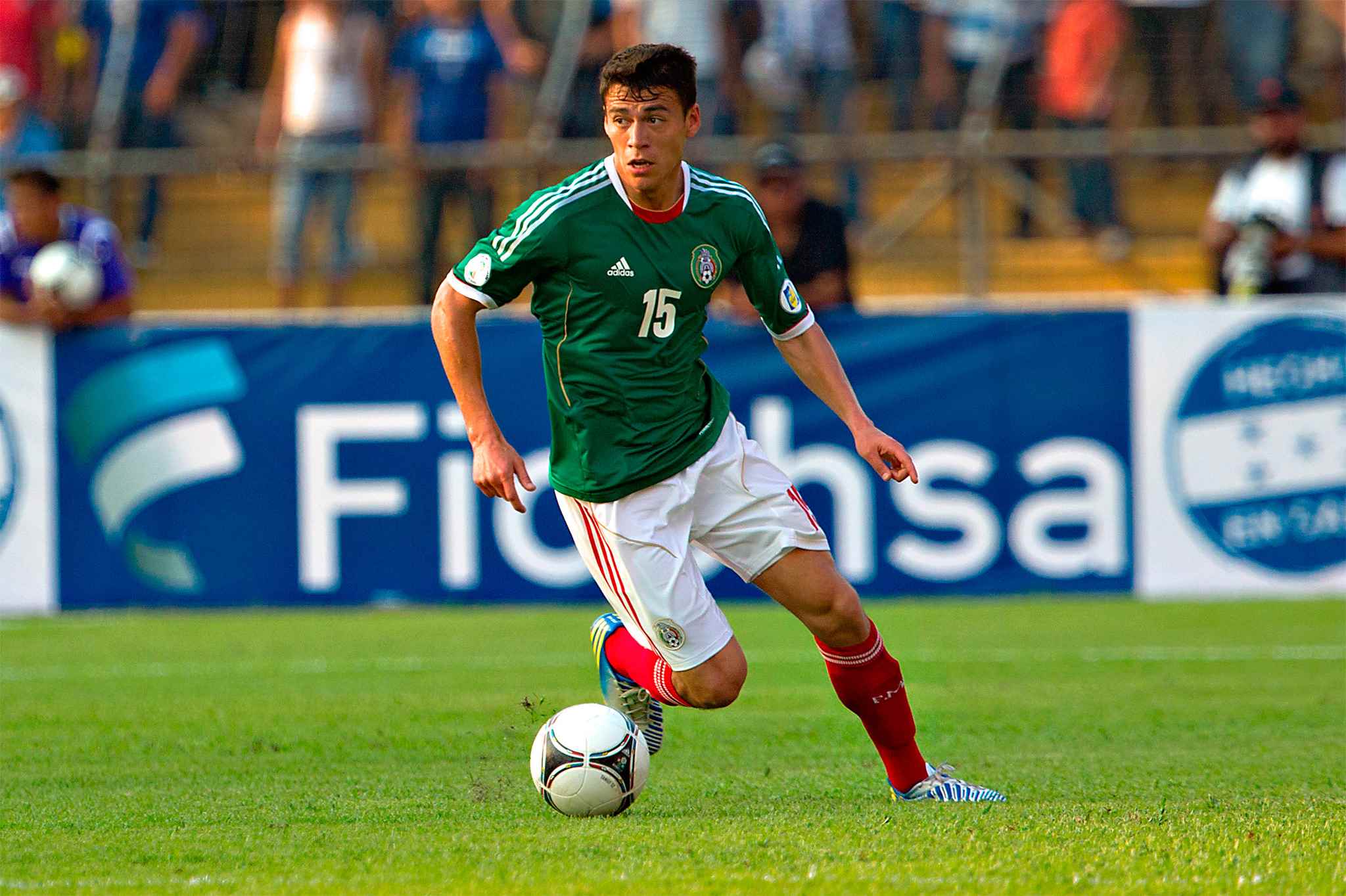Ficha Real Sociedad al mexicano Héctor Moreno