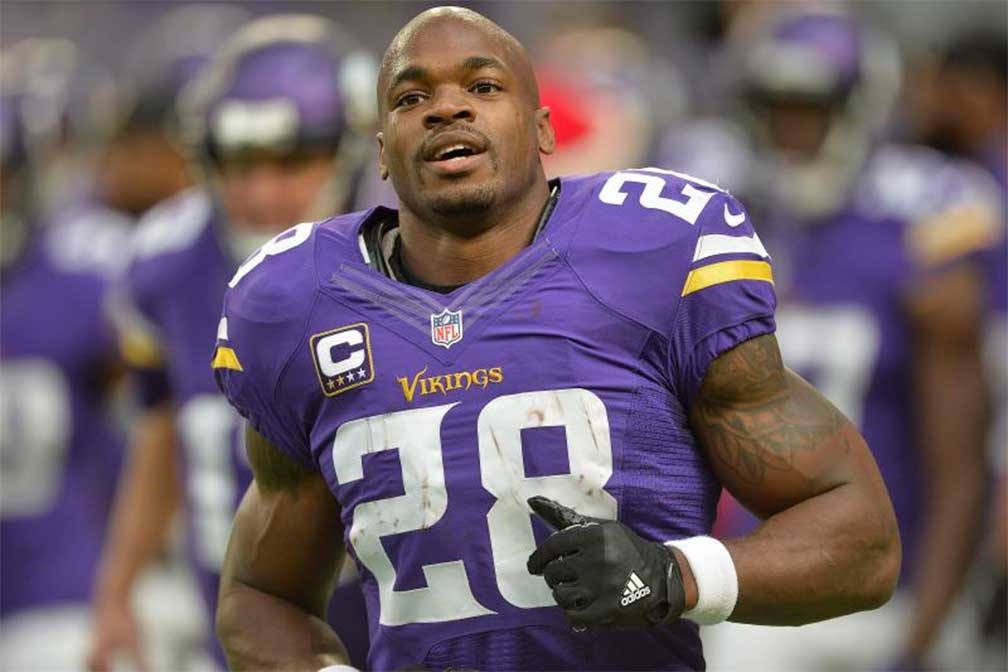 Juez ordena a Adrian Peterson pagar deuda con banco