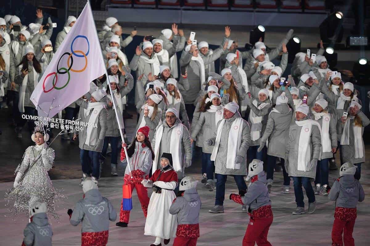 Aplaza COI para el domingo la decisión sobre qué bandera usarán los atletas rusos