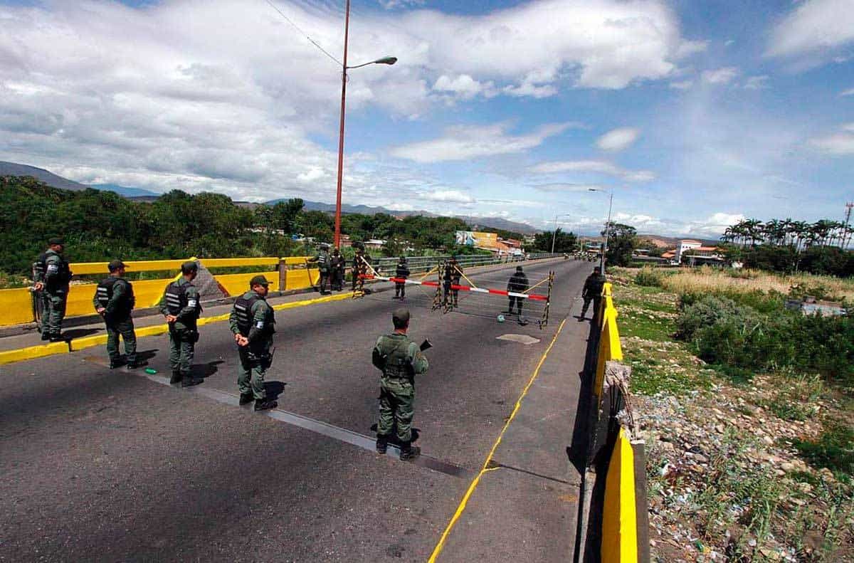 Policía de Venezuela abate a 7 presuntos paramilitares colombianos