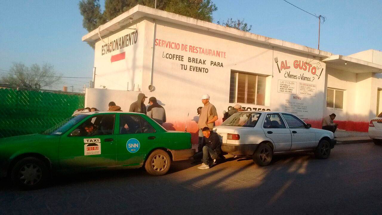 Protestan trabajadores de empresa en Ciénega de Flores por falta de pago
