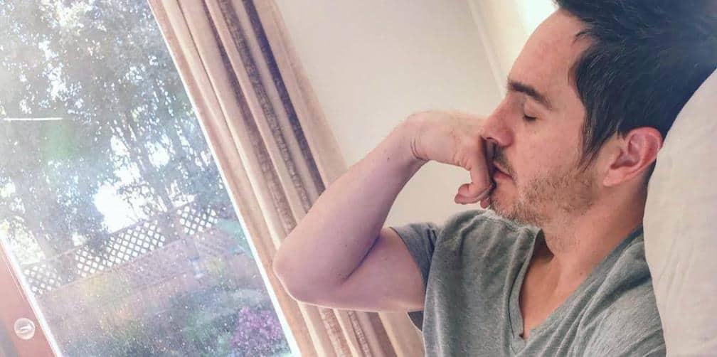 Mauricio Ochmann presenta a su hija