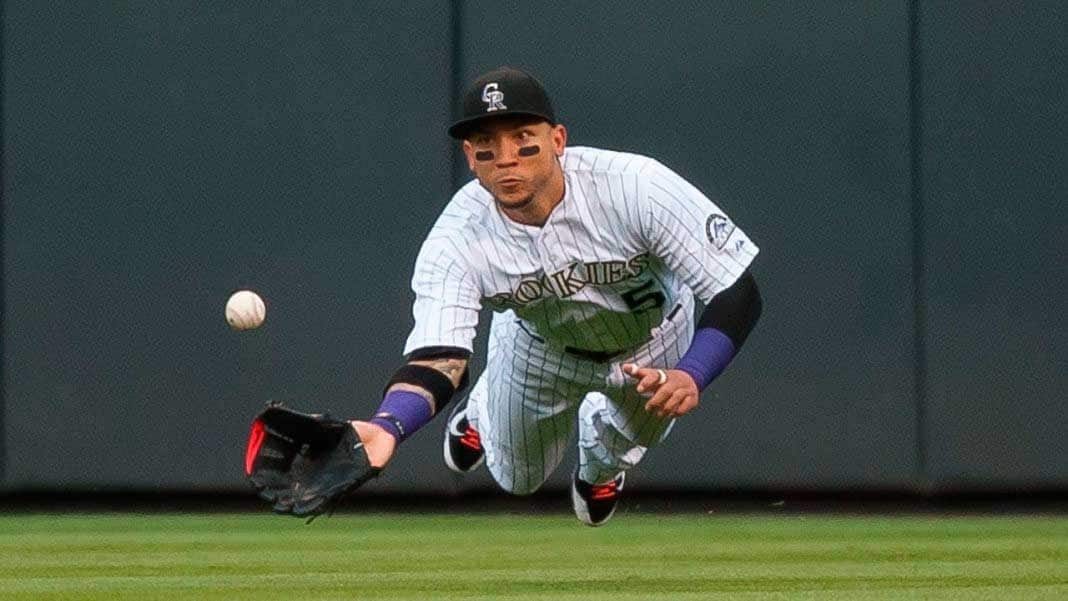 Vuelve el jardinero venezolano Carlos González a los Rockies