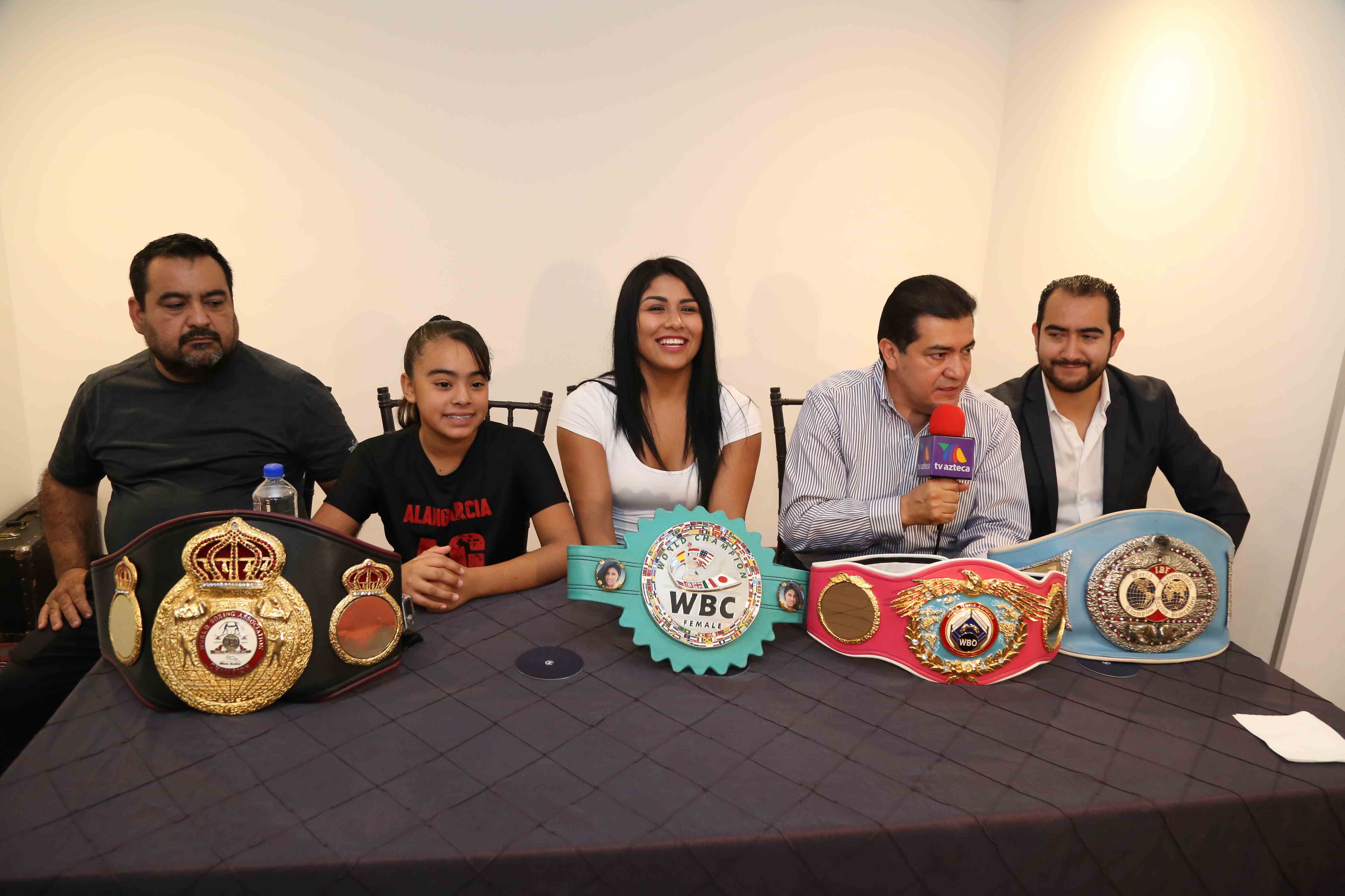 Arely Muciño quiere pelear en casa