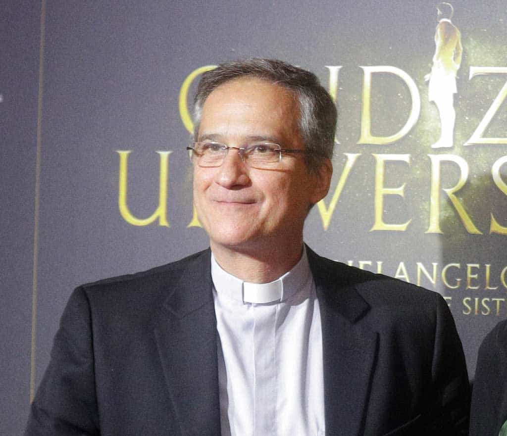Dimite director de medios del Vaticano por escándalo de carta