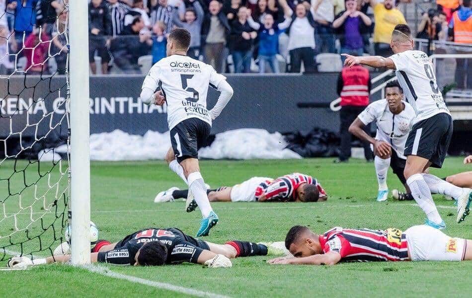 Corinthians vence a Sao Paulo y pasa a final del Campeonato Paulista