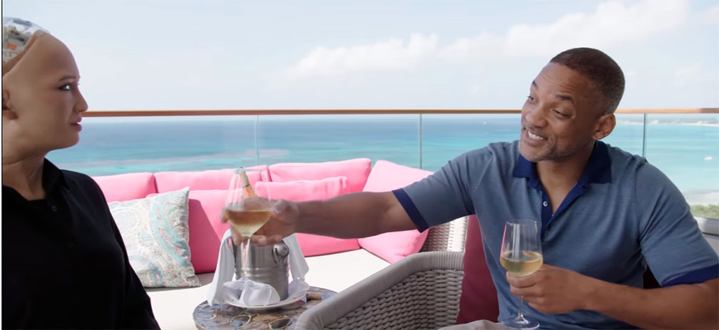 Will Smith coquetea con la robot Sophia